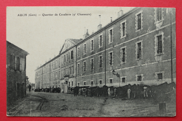 Ansichtskarte AK Auch 1900-1930 Quartier de Cavalerie Pferde Soldaten Gebäudeansicht Frankreich France 32 Gers